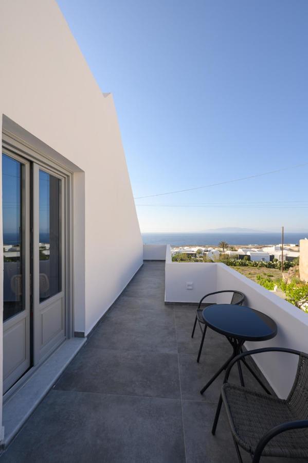 Thoe * Oia (Santorini)